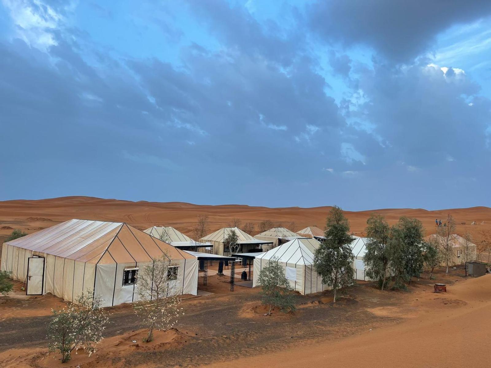 Sahara Traveling Camp Otel Merzouga Dış mekan fotoğraf